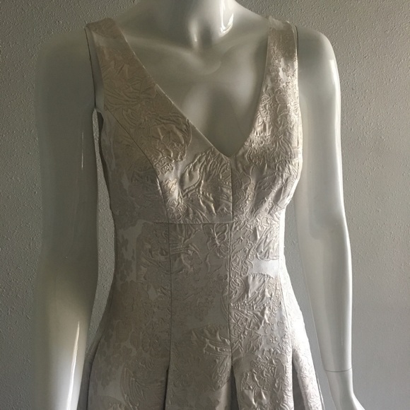 Betsy & Adam V Neck Brocade jacquard Gown dress - Picture 2 of 9